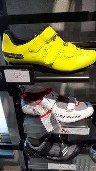 Tretry Specialized veľ. 8/42. - 8