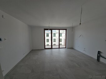 NA PRENÁJOM 3 IZBOVÝ BYT S PARKOVANÍM BRATISLAVA - 8