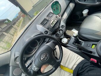 Toyota RAV4 2.2 D-4D - 8