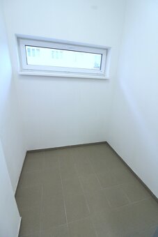 Obchodný priestor / 147 m2 / Žilina - širšie centrum - 8