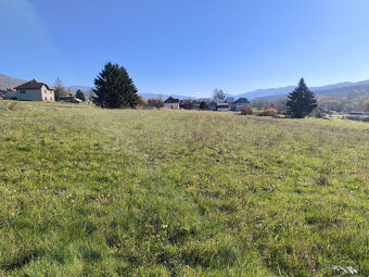 LUKRATÍVNE SLNEČNÉ POZEMKY S PRÍPOJKOU ELEKTRINY A VODY V NA - 8