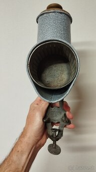 Velmi starý krásný velký mlýnek na strouhanku IDA se smaltem - 8