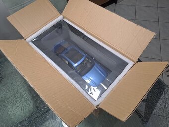 BMW- 1:18 Alpina B7 Saloon - 8