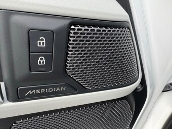 LAND ROVER DEFENDER 110 D250 SE AWD - 8