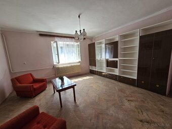 Na predaj rodinný dom v obci Selice - 8