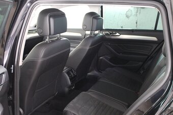 Volkswagen Passat Variant 2.0 TDI Elegance DSG - 8
