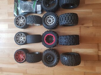 Rc diely TRAXXAS ARRMA SAVAGE - 8