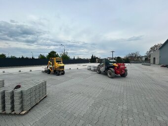 Pokladka zámkovej dlažby strojovo/ ručne - 8