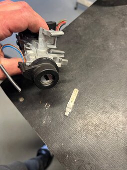 Spinacia skrinka do VW Seat Audi Škoda - 8