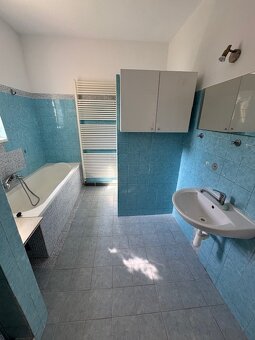 PREDAJ - dvojgeneračný rodinný dom SEREĎ - 8