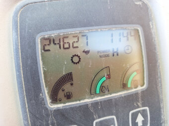 Pásový bagr JCB JS 210 L - 8