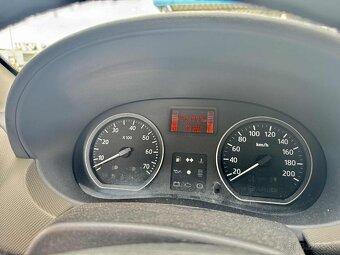 Predam Dacia Sandero 1.4. 55 kw - 8