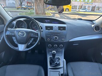 Mazda 3 - 8