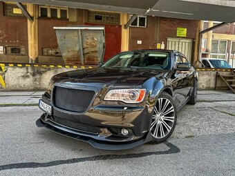 Lancia Thema 3.0L V6 CRD Executive HP A/T Chrysler 300C SRT - 8