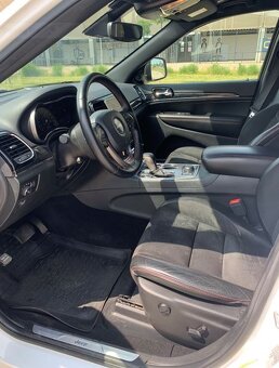 Jeep Gran Cherokee - 8