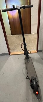 Zachovala električka kolobezka XIAOMI M365 - 8