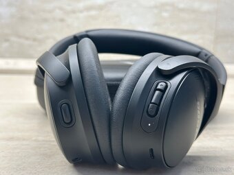 Bose QuietComfort Headphones - 8