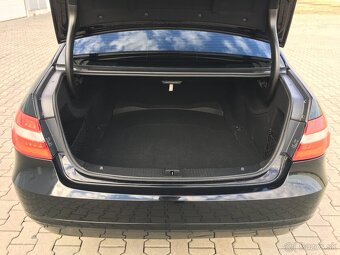 Mercedes-Benz E trieda Sedan 200CDi BlueEfficiency - 8