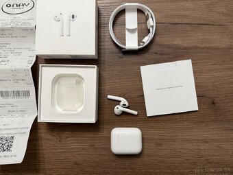 Apple AirPods 2. generácia s nabíjacím puzdrom + bal - 8