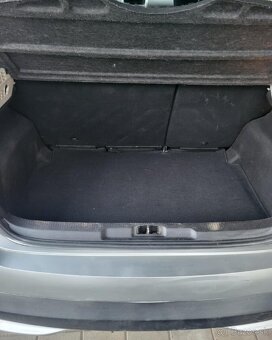 Peugeot 207 1.4 benzín - 8