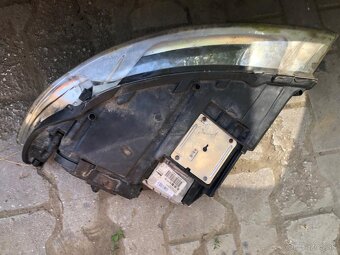 Predám pravý predný svetlomet Audi Q7 (4L) - 8