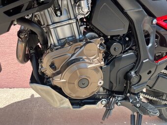 Honda Africa Twin 1100 - 8