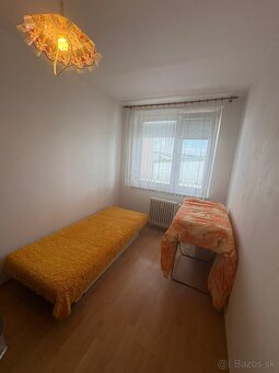 PREDAME VELKY 3IZBOVY BYT V TRENCINE S GARAZOU - 8