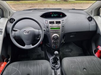 Toyota yaris 1,33 benzín 74kw...66tis km - 8