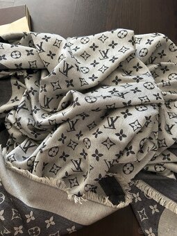 Louis Vuitton Monogram Denim shawl - 8
