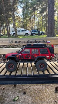 Predám RC model jeep cheroke 1/10 - 8