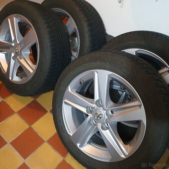 Predam TOYOTU COROLLU TUNING SPORT 1.8 HYBRID 122 ke-CVT - 8