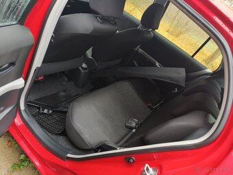 Toyota Yaris 1.3VVTi - 8