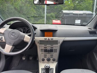 Opel Astra H 1.9 CDTI COSMO | 74 kW | 6-st. manuál | STK do - 8