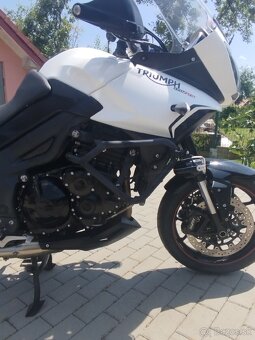 Triumph Tiger sport 1050, r.v. 2015 - 8