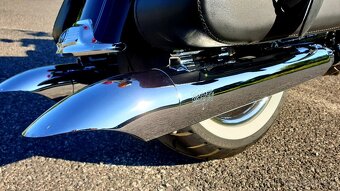 HARLEY-DAVIDSON ROAD KING CLASSIC - 8
