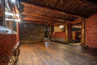 Exkluzívne: Predaj budovy v centre mesta Poprad - 8