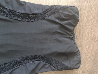 Šaty bez ramienok S - 8