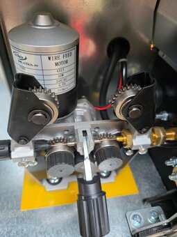 Zváračka MIG/MAG AlfaIn aXe 201 MIG LCD Synergy pre CO2 - 8