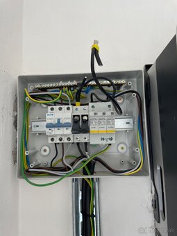 Ponúkam na predaj menič SOLAX 6KVk-WIFI modulom. - 8