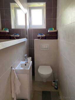 PREDAJ 9 izb.RD Žš Mudroňova, Horsky Park+DVOJGARÁŽ+ ZÁHRADA - 8