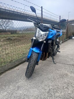Yamaha FZ1 - 8