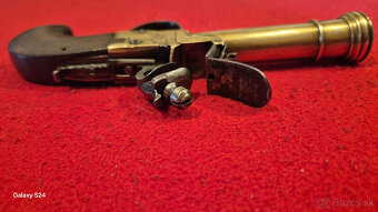 BRITSKÁ NÁMORNÁ PIŠTOL - 8