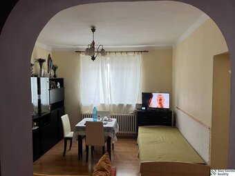 Starý rodinný dom s veľkým pozemkom Veľký Biel - 8