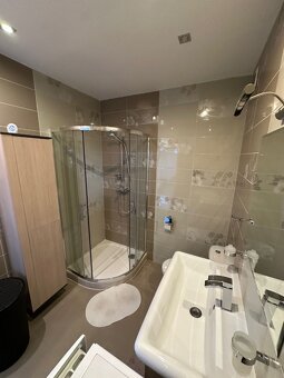 Ponúkame na prenájom 2-izbový byt s balkónom a parkovacím mi - 8