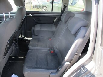 VW TOURAN 1,4CGI 110KW CNG bez koroze 05/2011 - 8