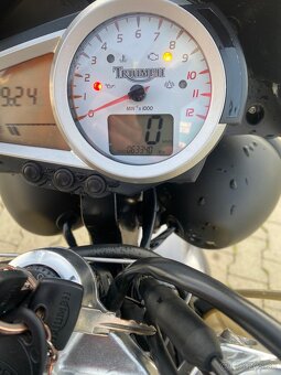 Triumph Speed Triple 1050 - 8