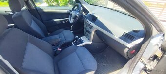Opel Astra Hatchback 1,4 benzín - 8