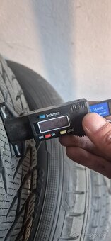 Zimne pneu 215/65 R17 - 8