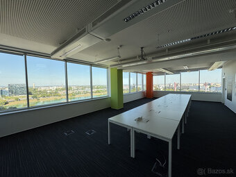 Prenájom samostatného kancelárskeho traktu 750 m² pri jazere - 8