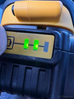 AKU pila DeWALT + akumulátor 4ah + box - 8